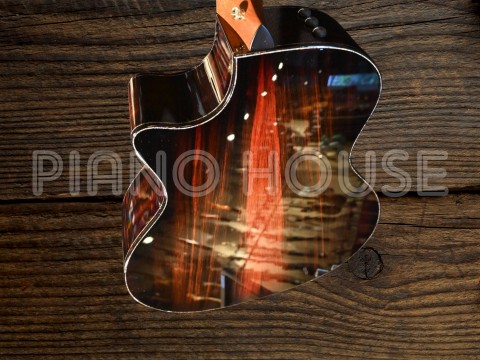 Taylor PS14CE, Macassar