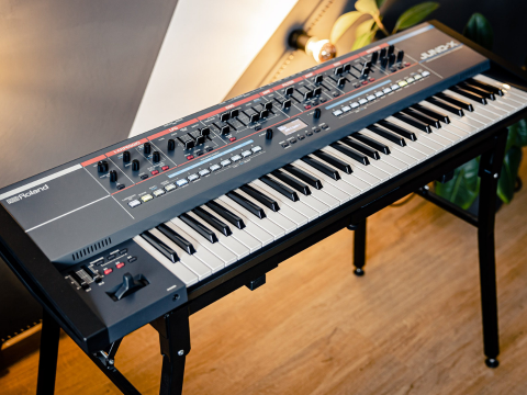 ROLAND JUNO-X