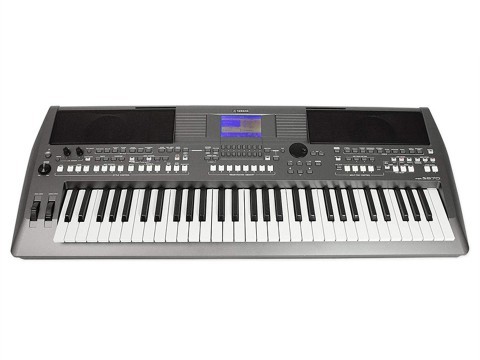 Yamaha PSR S670