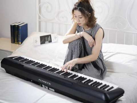 Piano Flykeys FP6 (Kèm Chân X)