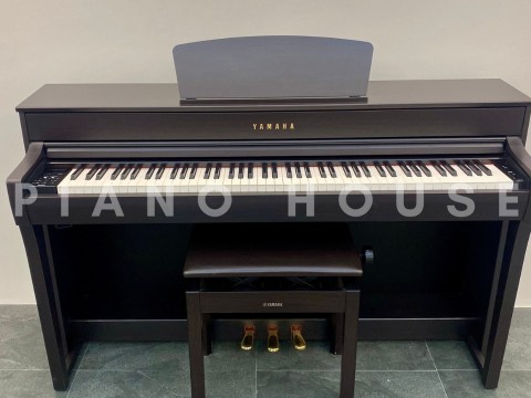 YAMAHA CLP-735 R (USED)