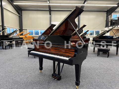 STEINWAY MODEL O-180 (Macassar & Polish Ebony)
