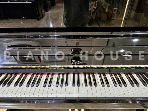 Boston UP-132E PE Professional Upright (USED)