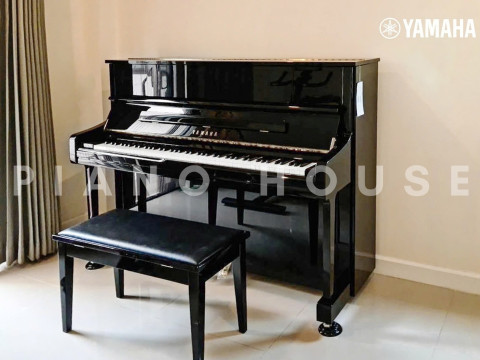 YAMAHA U1J PE