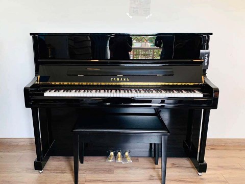 YAMAHA U1J PE