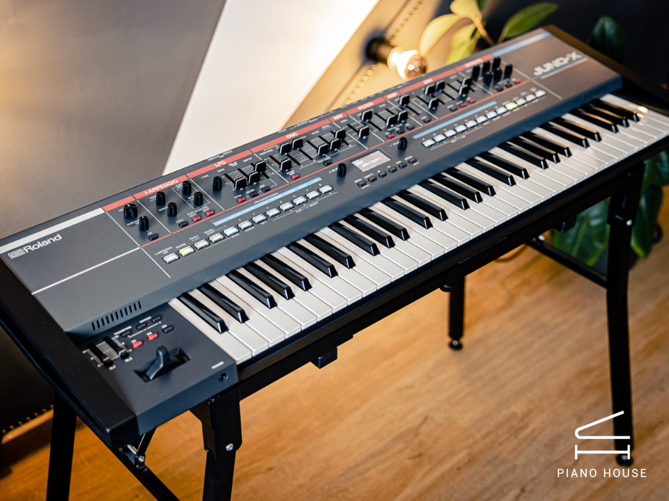 ROLAND JUNO-X