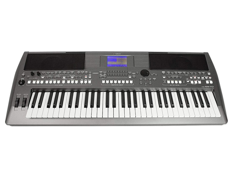 Yamaha PSR S670