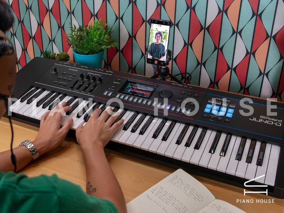 ROLAND JUNO-D6