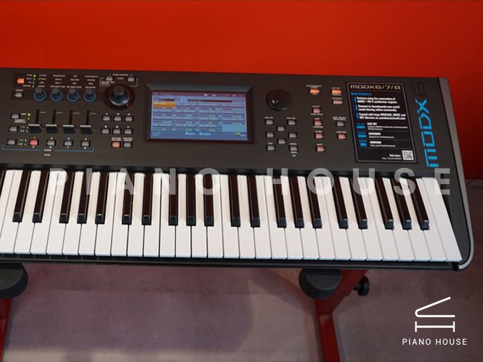 Yamaha MODX6