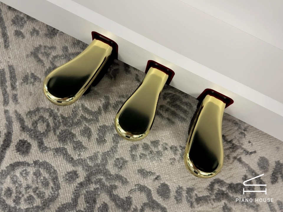 Casio AP-550 White (WH)