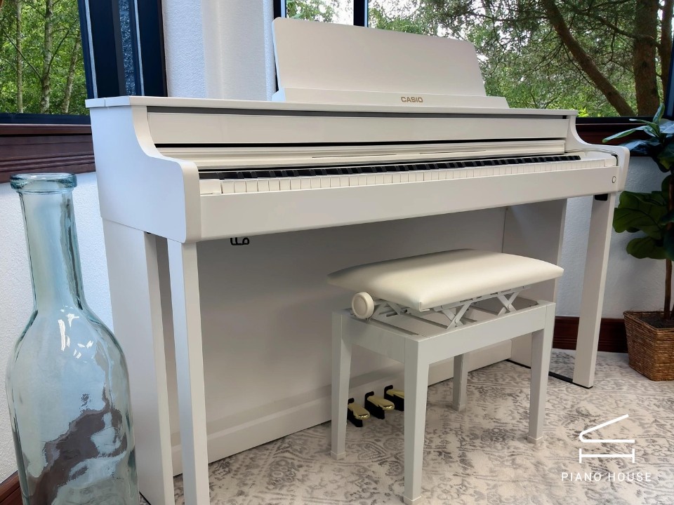 Casio AP-550 White (WH)