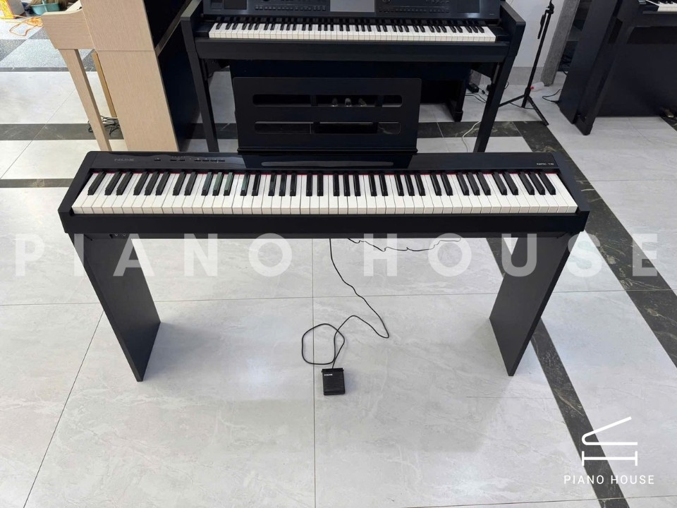 NUX NPK-10 Black (Có chân gỗ)