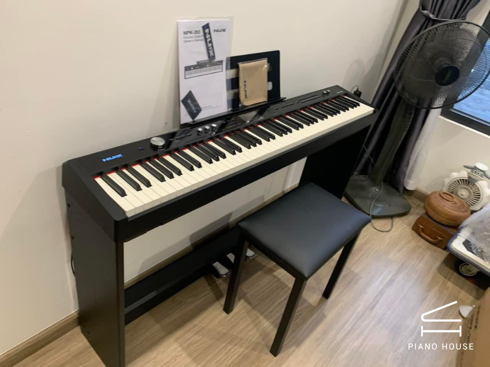 NUX NPK-20 Black (Có chân gỗ)