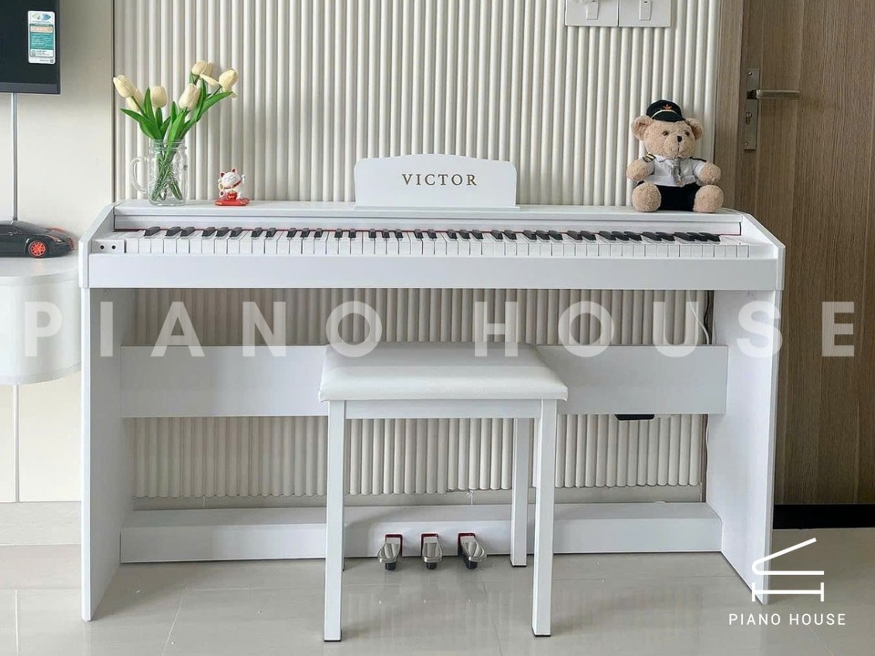 Piano Victor P200