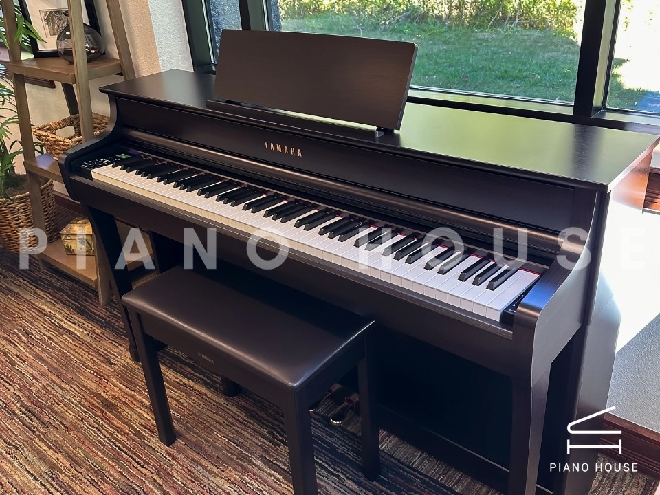 YAMAHA CLP-835 R