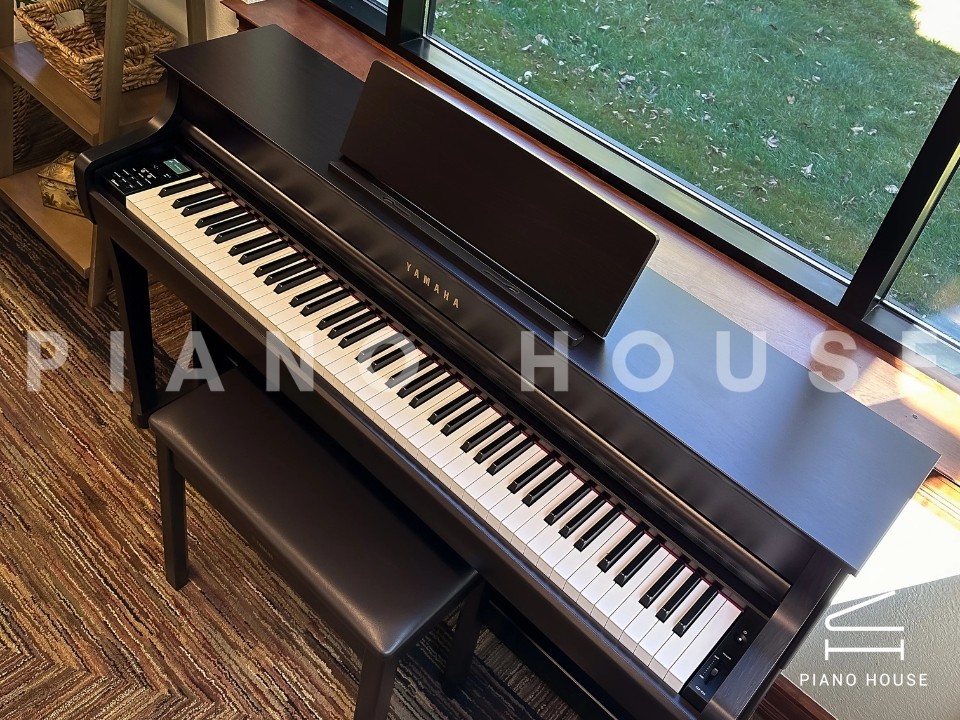 YAMAHA CLP-835 R