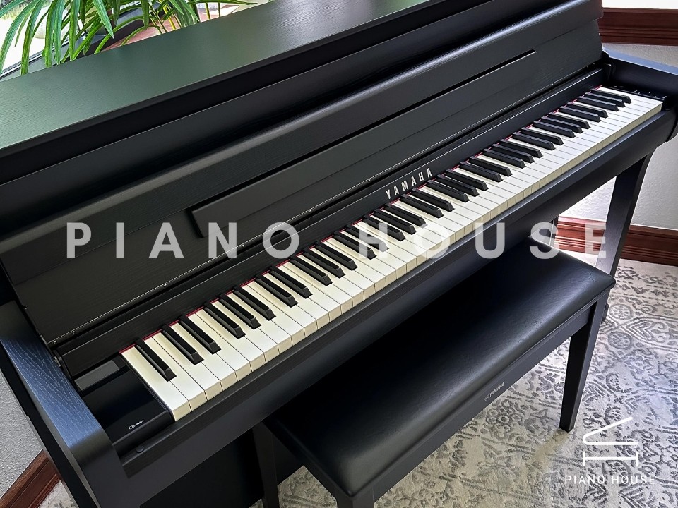 YAMAHA CLP-885 B