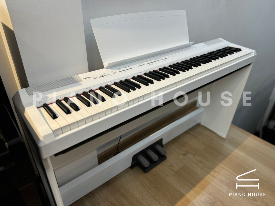 YAMAHA P-105 (3 pedals)