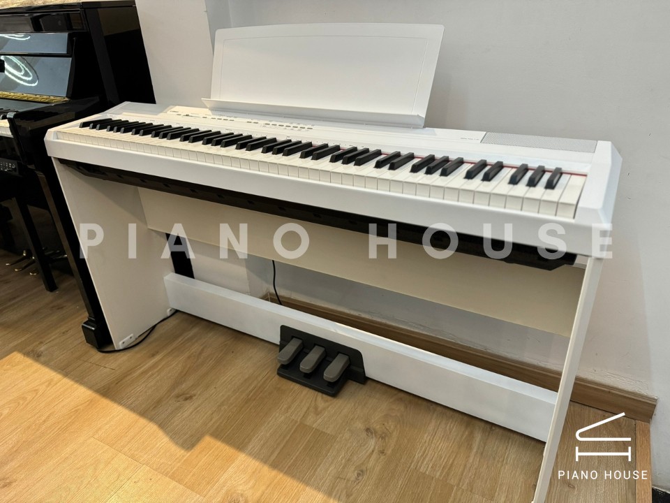 YAMAHA P-105 (3 pedals)