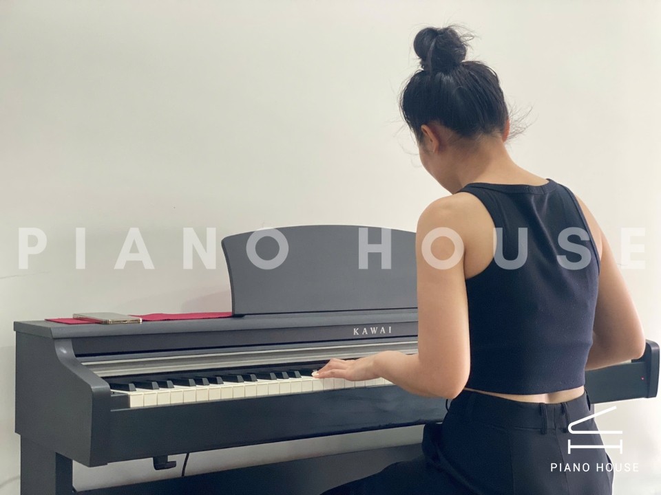 KAWAI CN23 B