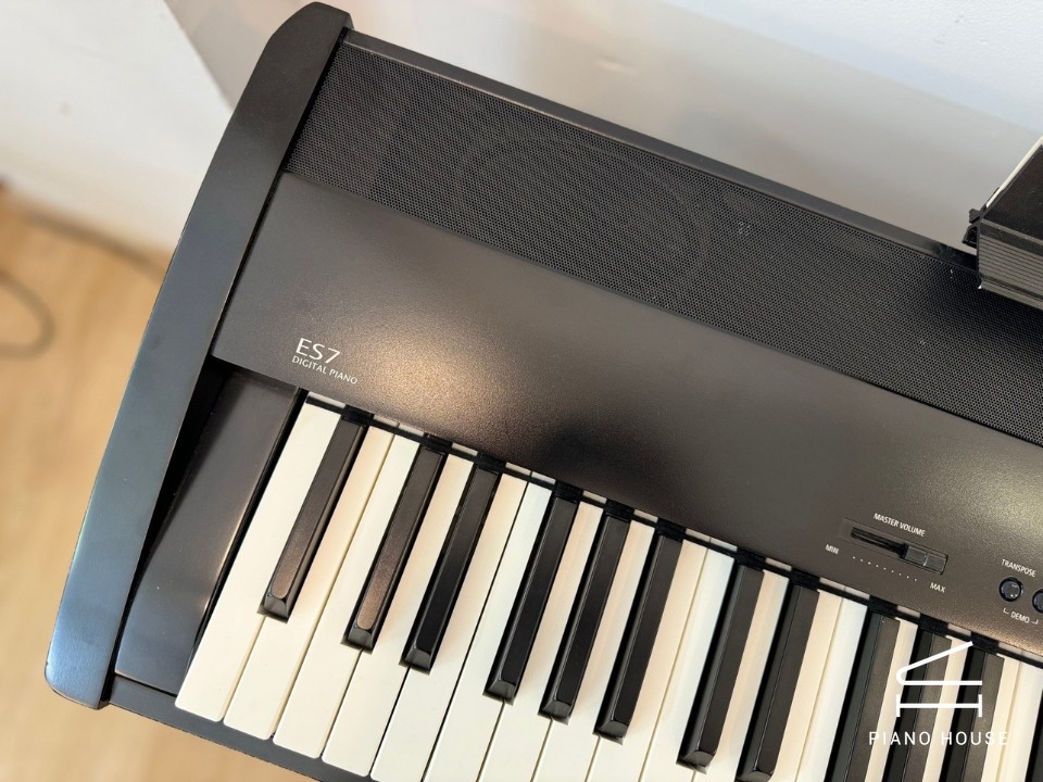 Kawai ES7