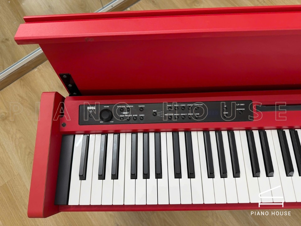 KORG LP-380 RD