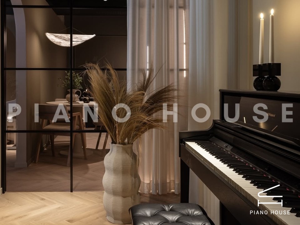 ROLAND LX-705 CB New