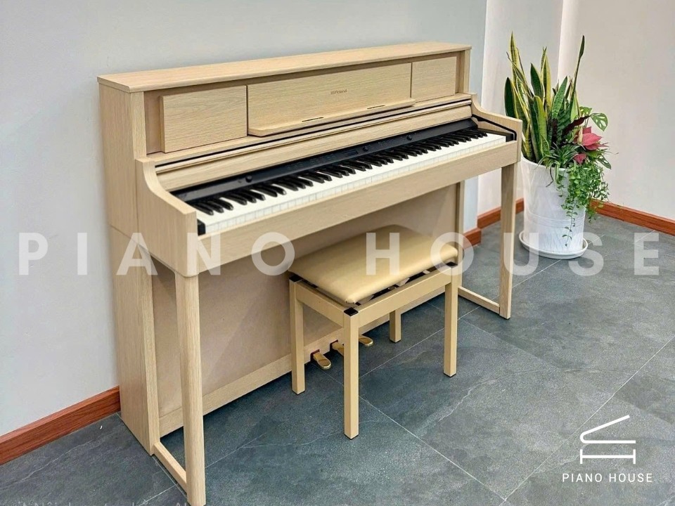 ROLAND LX-705 LA (USED)