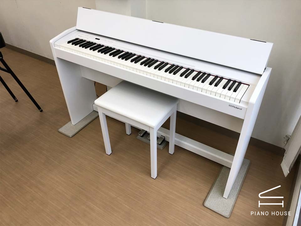 ROLAND F-140 WH (USED)