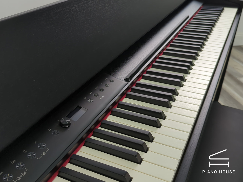 ROLAND F701 CB (USED)