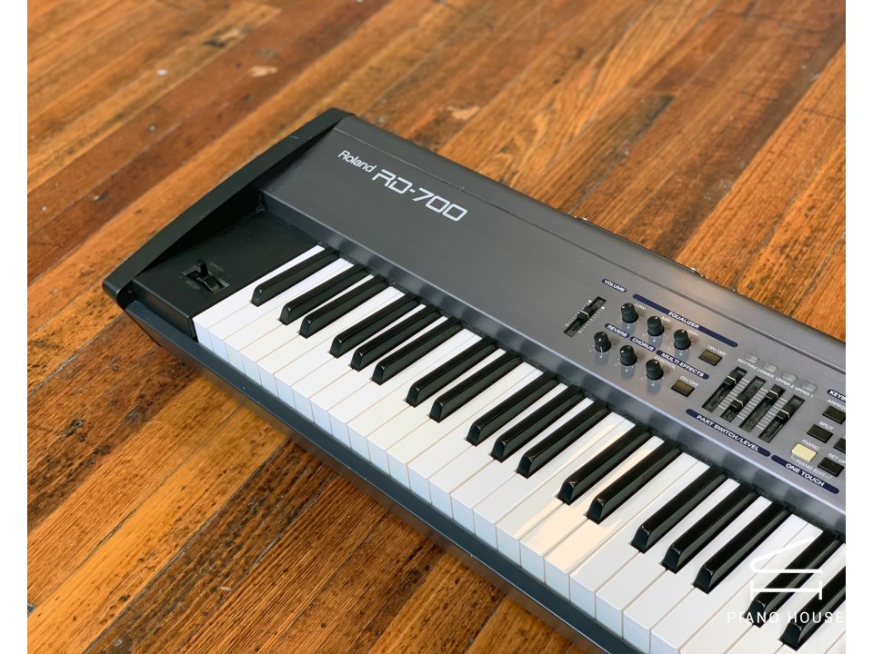 ROLAND RD-700GX