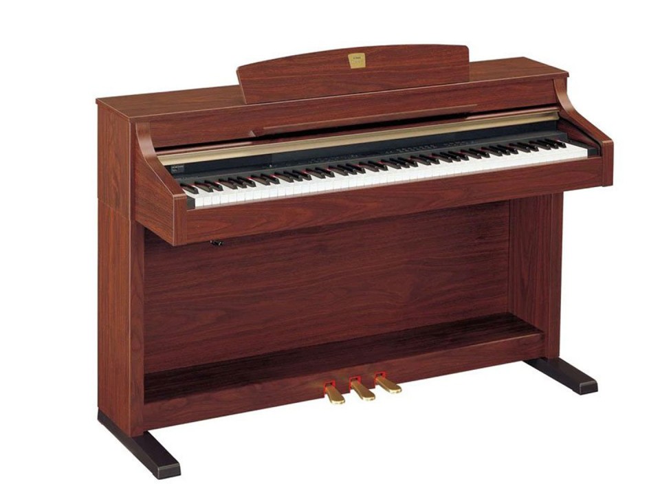 YAMAHA CLP-330 M