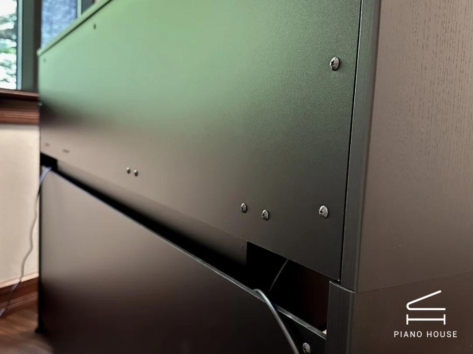 YAMAHA CLP-775 B (USED)