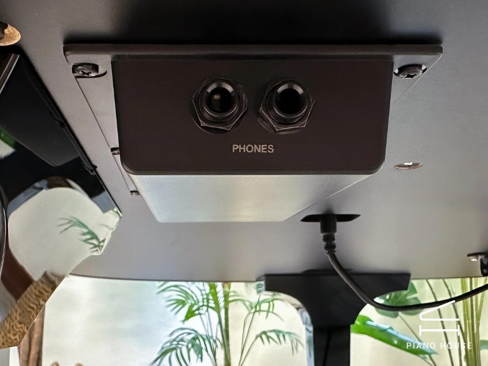 YAMAHA CLP-795 GP PE