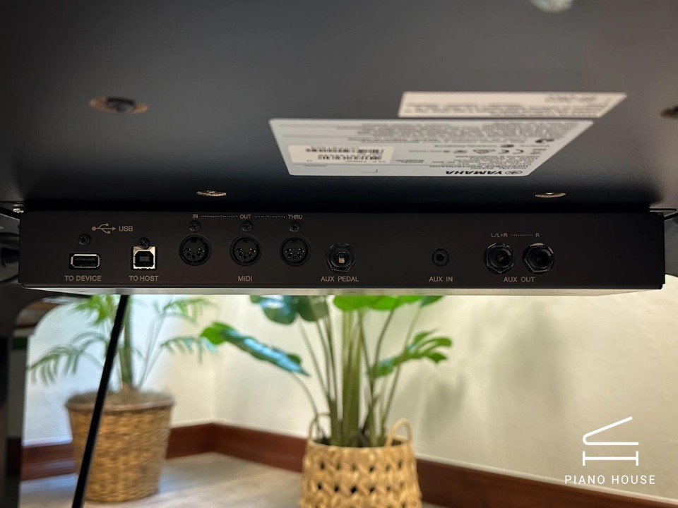 YAMAHA CLP-795 GP PE