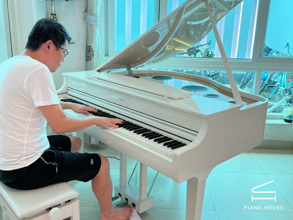 YAMAHA CLP-795 GP WH