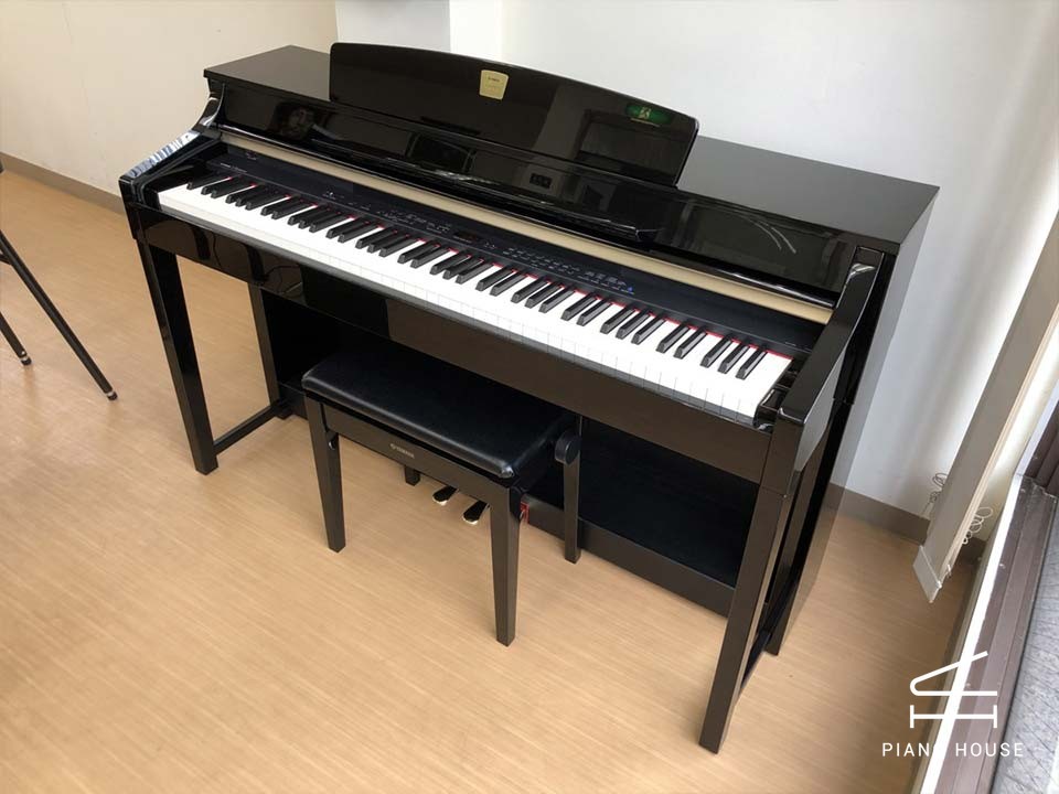 YAMAHA CLP-370 PE