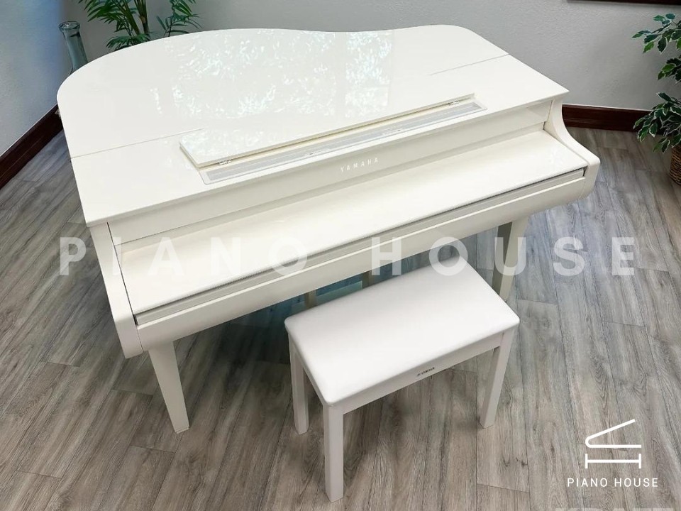 YAMAHA CLP-765GP WH (USED)
