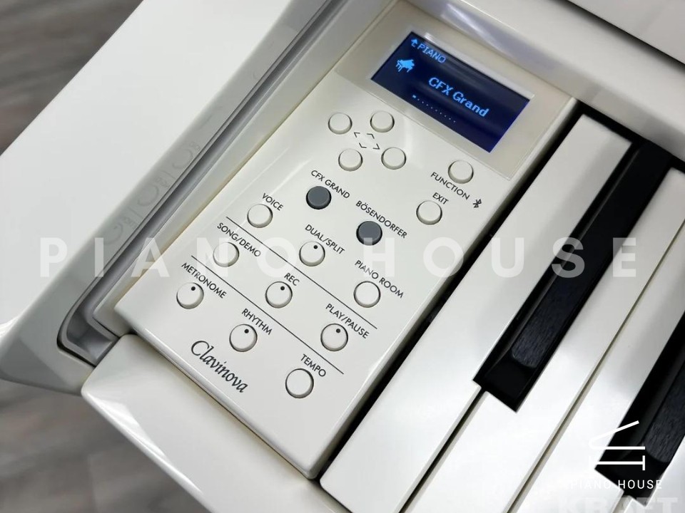 YAMAHA CLP-765GP WH (USED)