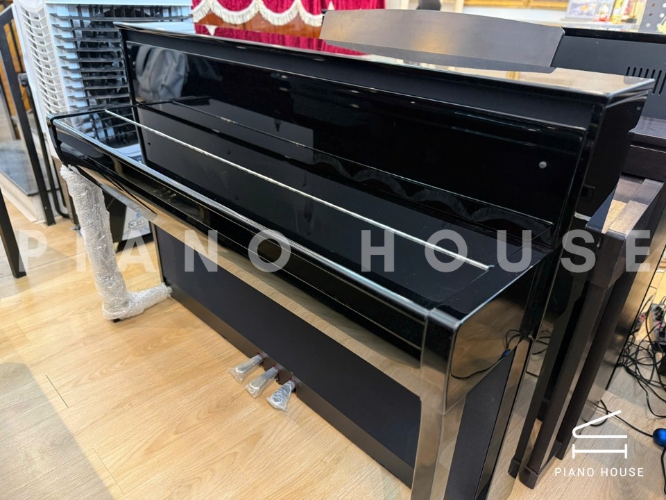 YAMAHA CLP-785 PE (USED)