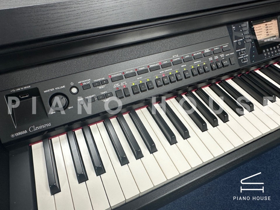 YAMAHA CVP-701 B (USED)