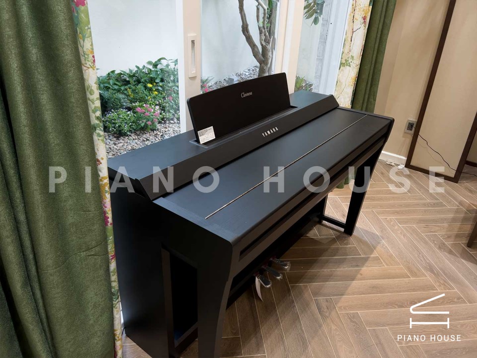 YAMAHA CVP-805 B (USED)