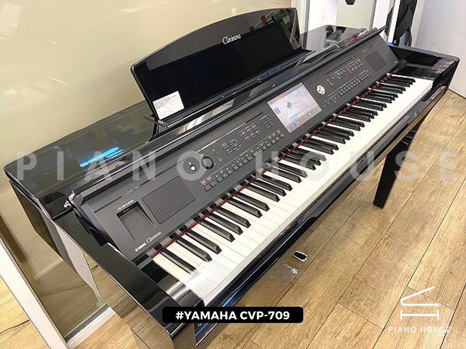 YAMAHA CVP-709 PE (USED)