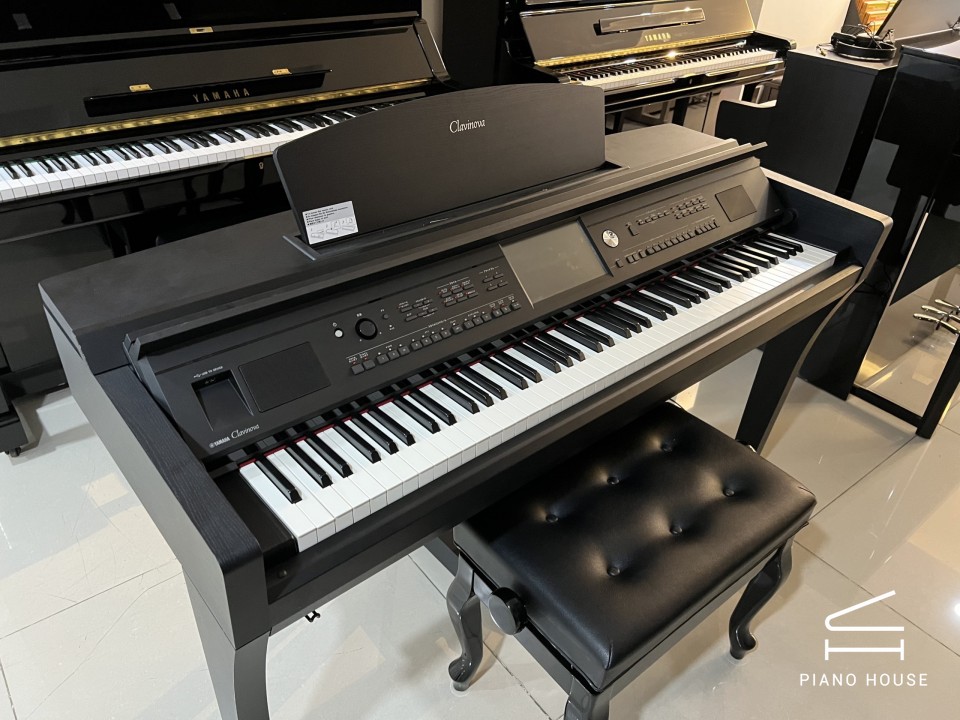 YAMAHA CVP-709 B