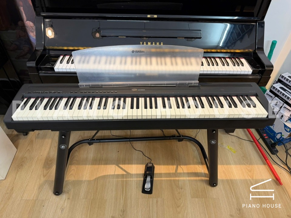 YAMAHA P-95