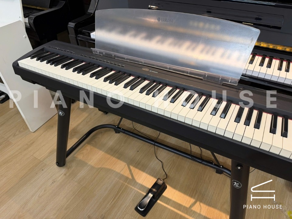 YAMAHA P-95
