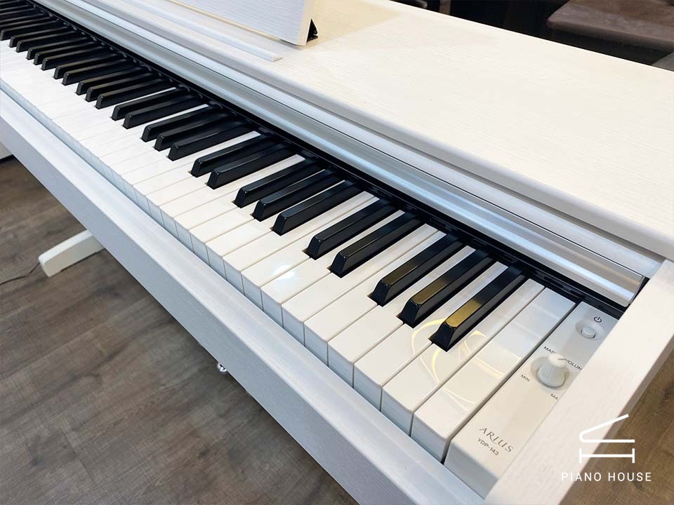 YAMAHA YDP-143 WH