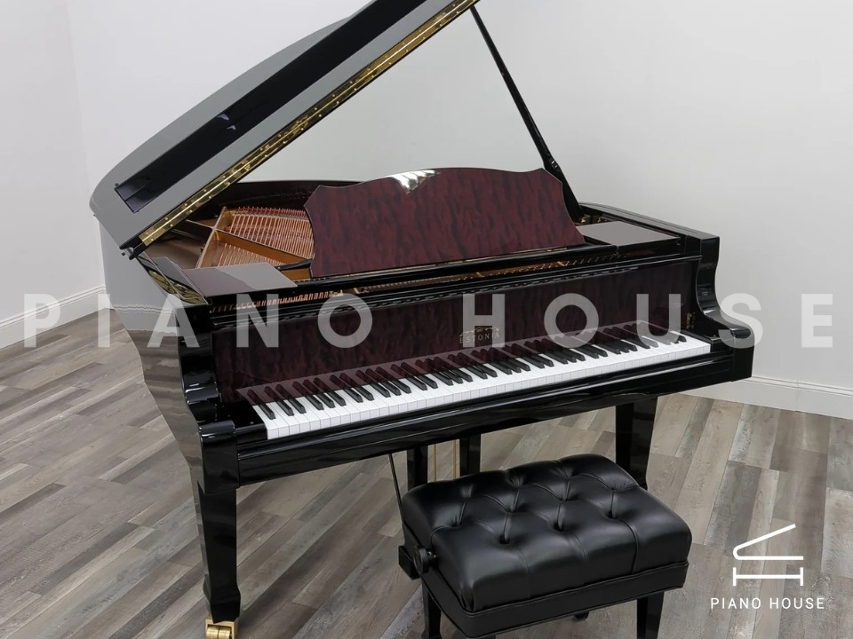 Estonia L168 Hidden Beauty