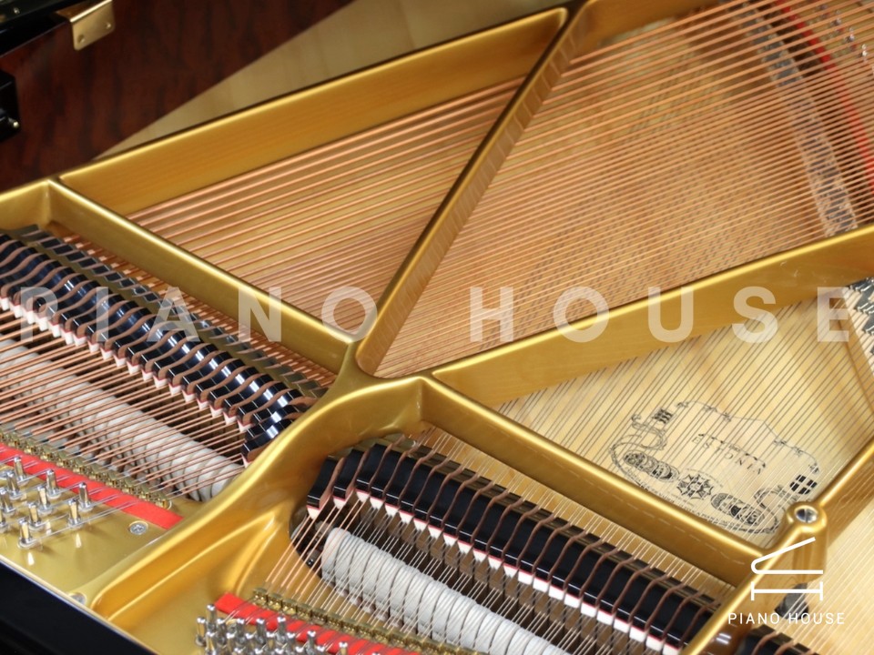 Estonia L168 Hidden Beauty