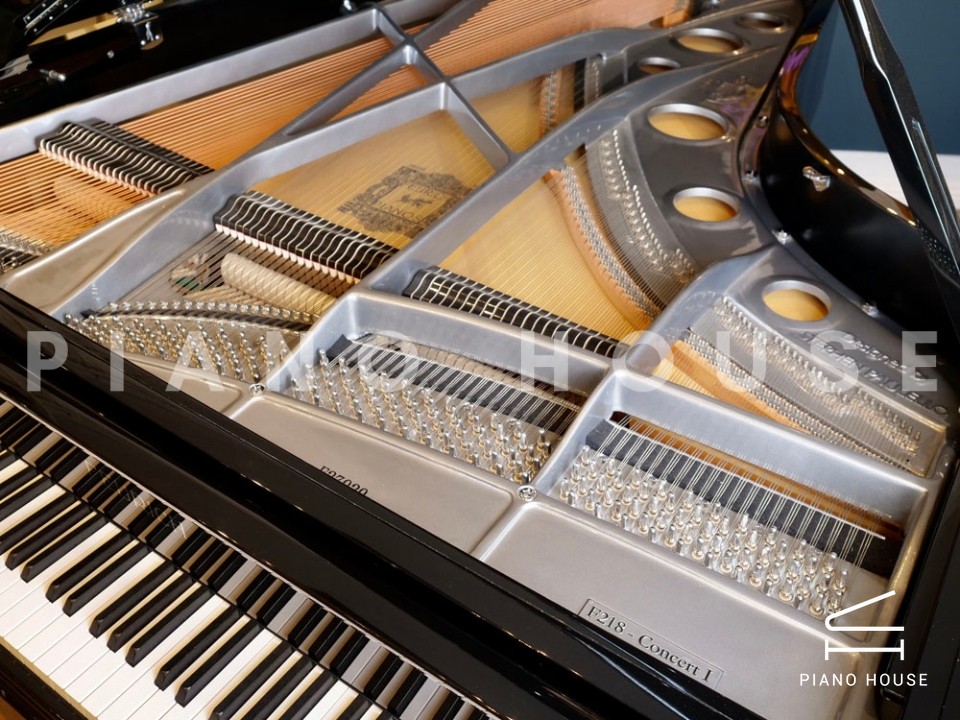 FEURICH 218 - "CONCERT I" (Chrome)